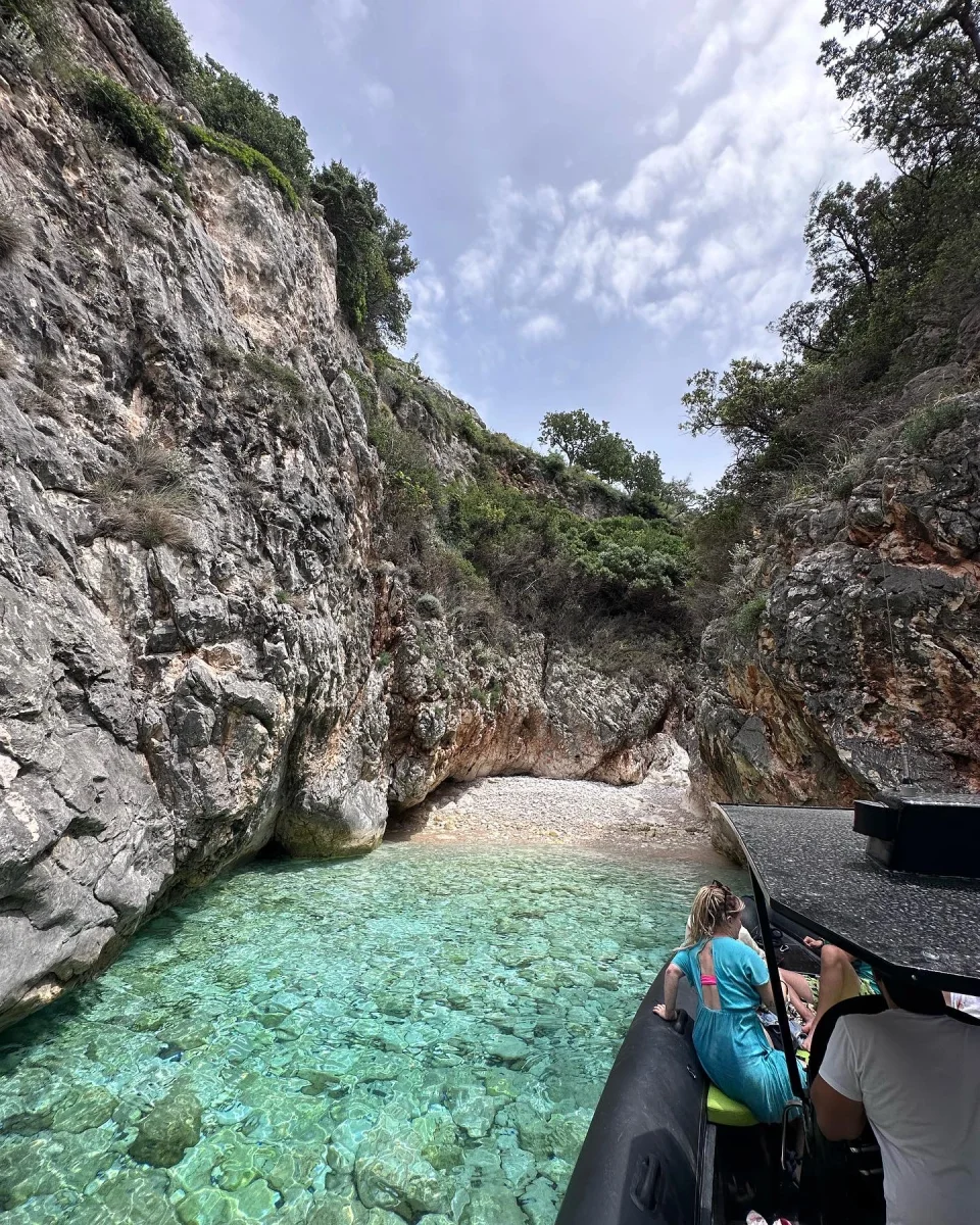Gallery image for Grama Bay & Blue Gem Cave Speedboat